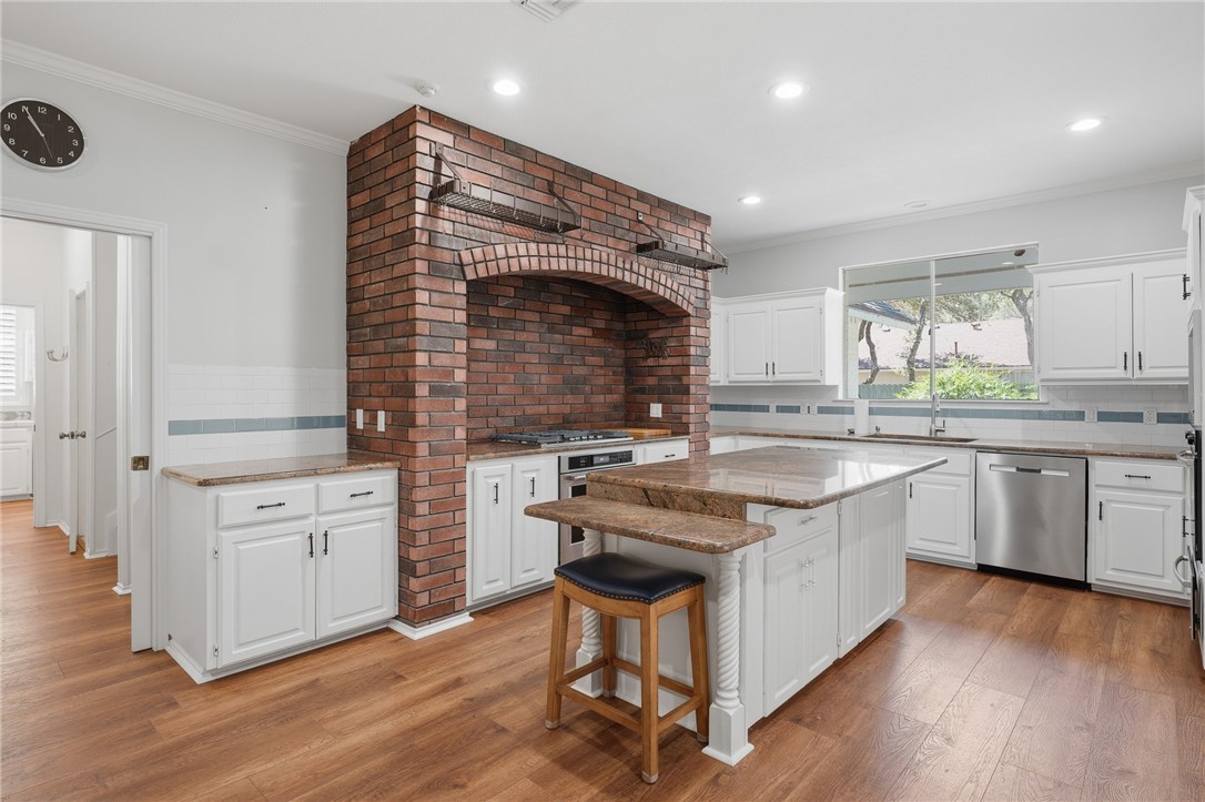 101 Peachtree Drive Rockport TX 78382