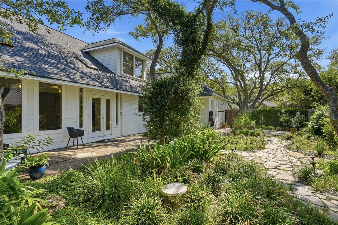 101 Peachtree Drive Rockport TX 78382