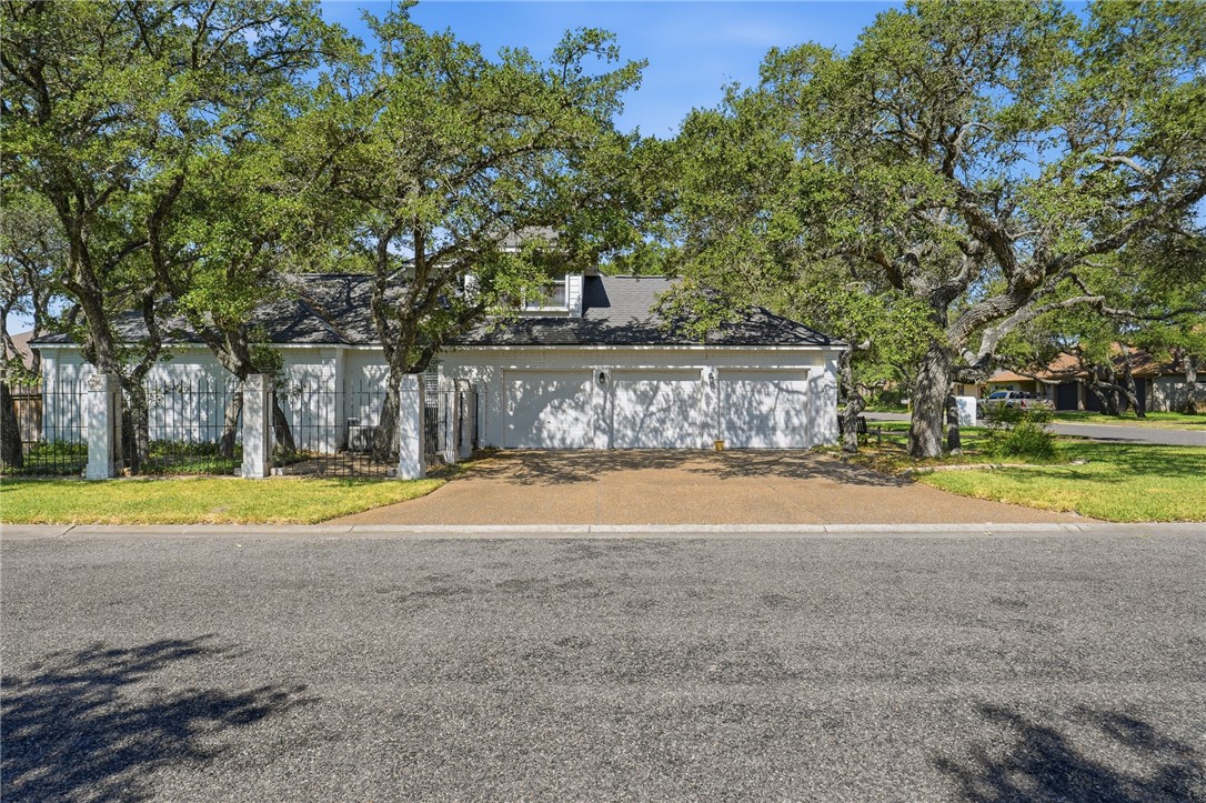 101 Peachtree Drive Rockport TX 78382