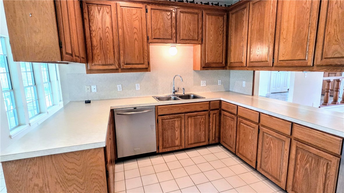 409 Champions Drive Rockport TX 78382
