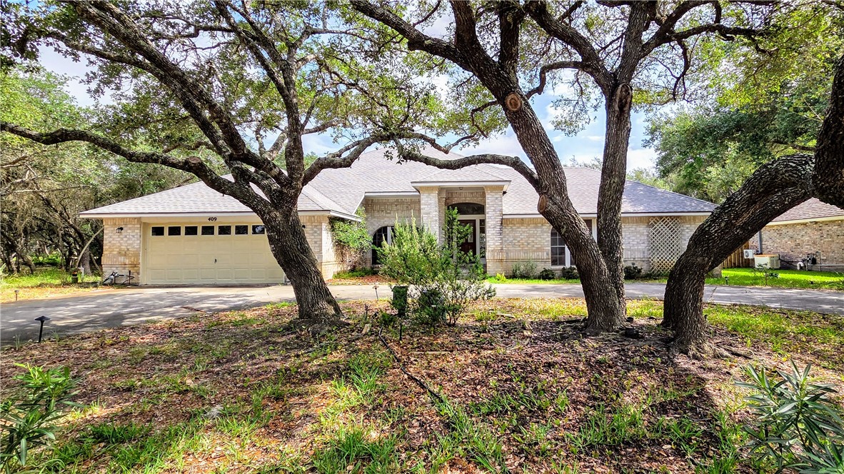 409 Champions Drive Rockport TX 78382