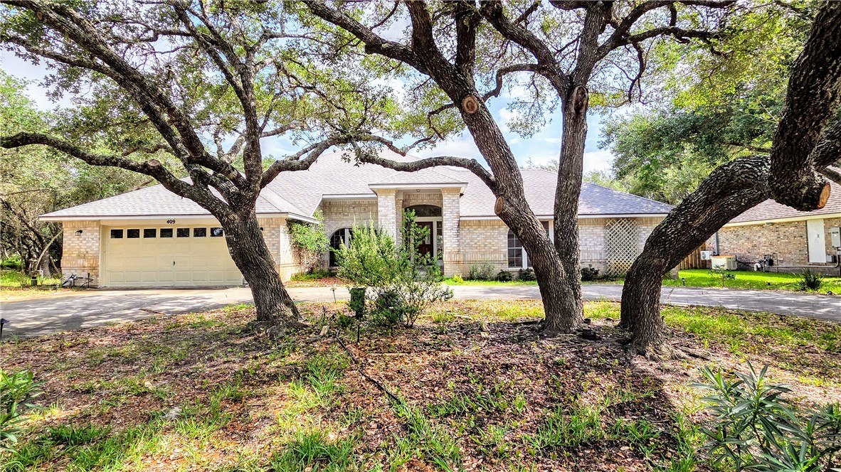 409 Champions Drive Rockport TX 78382