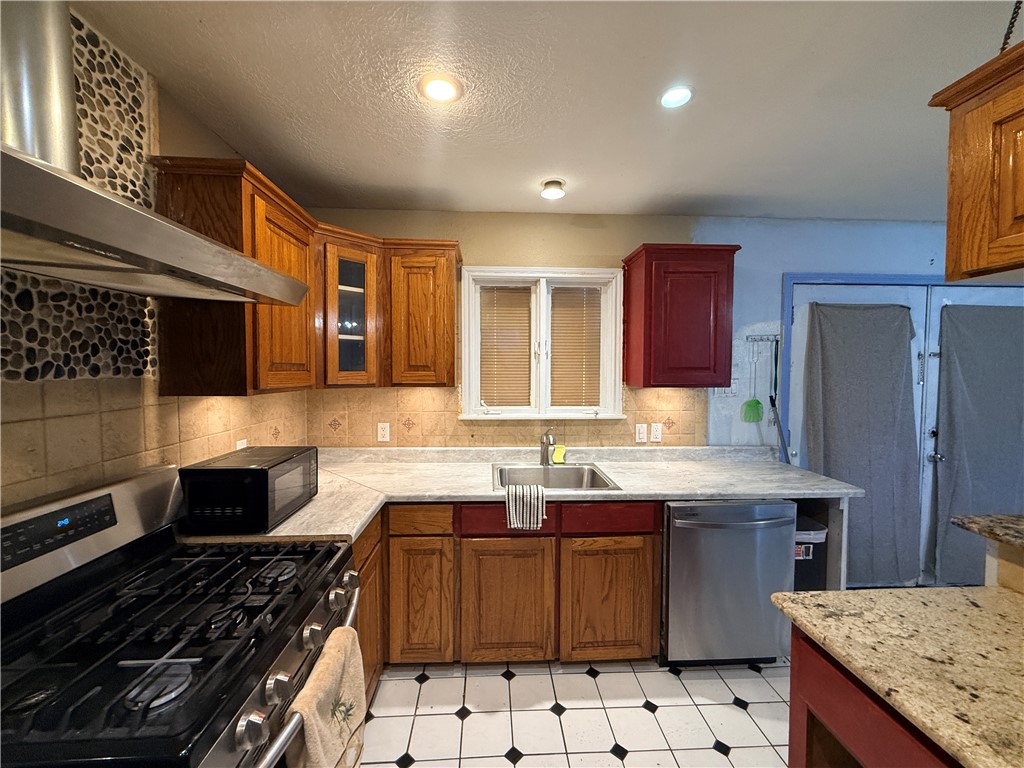 303 W 3rd Street Rockport TX 78382