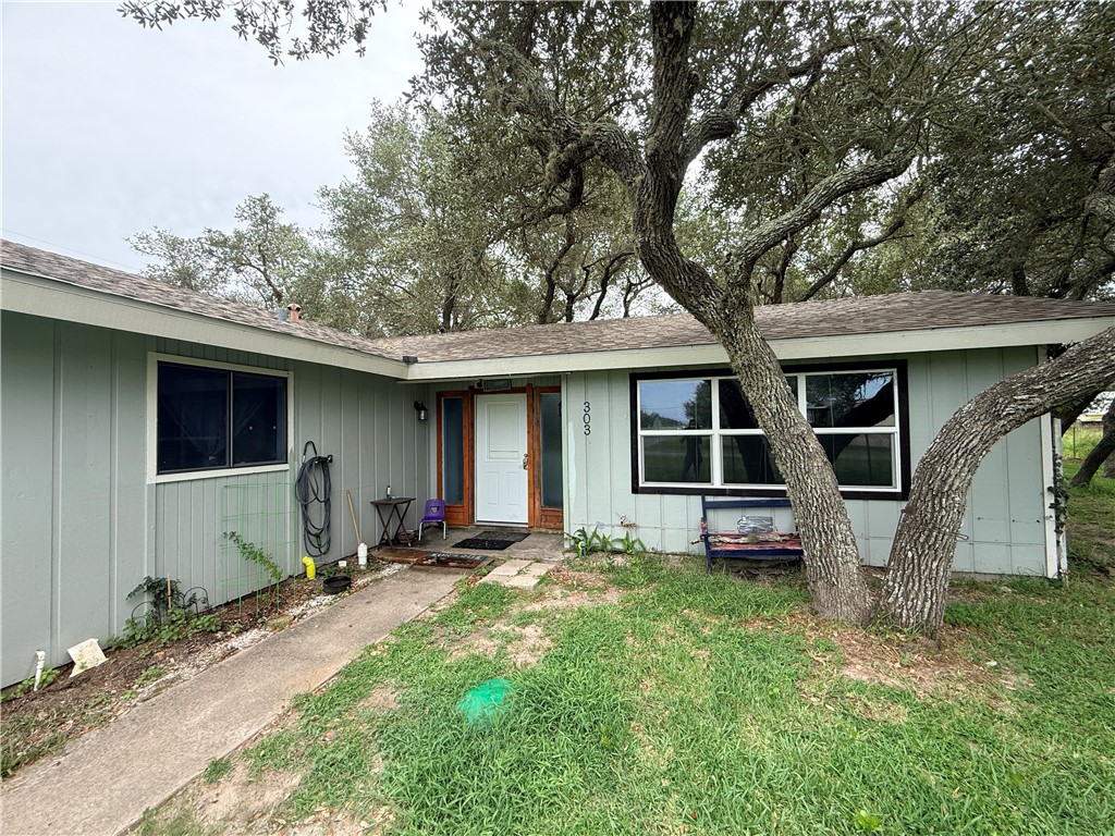 303 W 3rd Street Rockport TX 78382