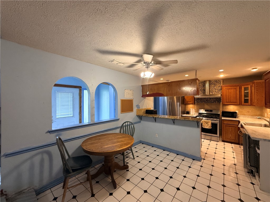 303 W 3rd Street Rockport TX 78382