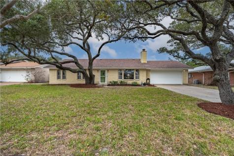 1202 S Paisano Street Rockport TX 78382
