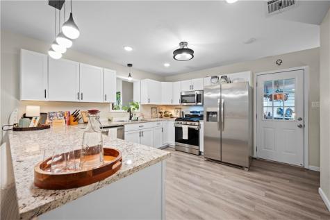 1202 S Paisano Street Rockport TX 78382