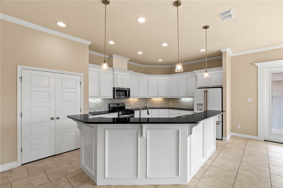 1717 Sea Oak Drive Corpus Christi TX 78418