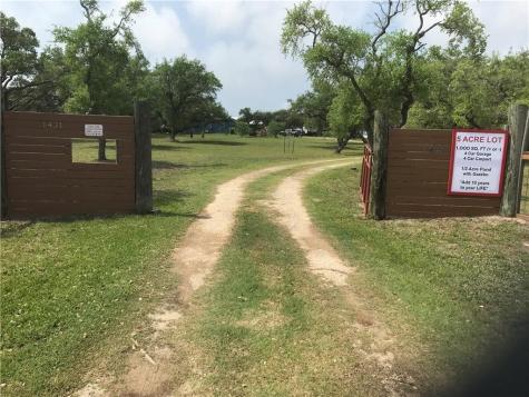 1431 W 12th Street Rockport TX 78382