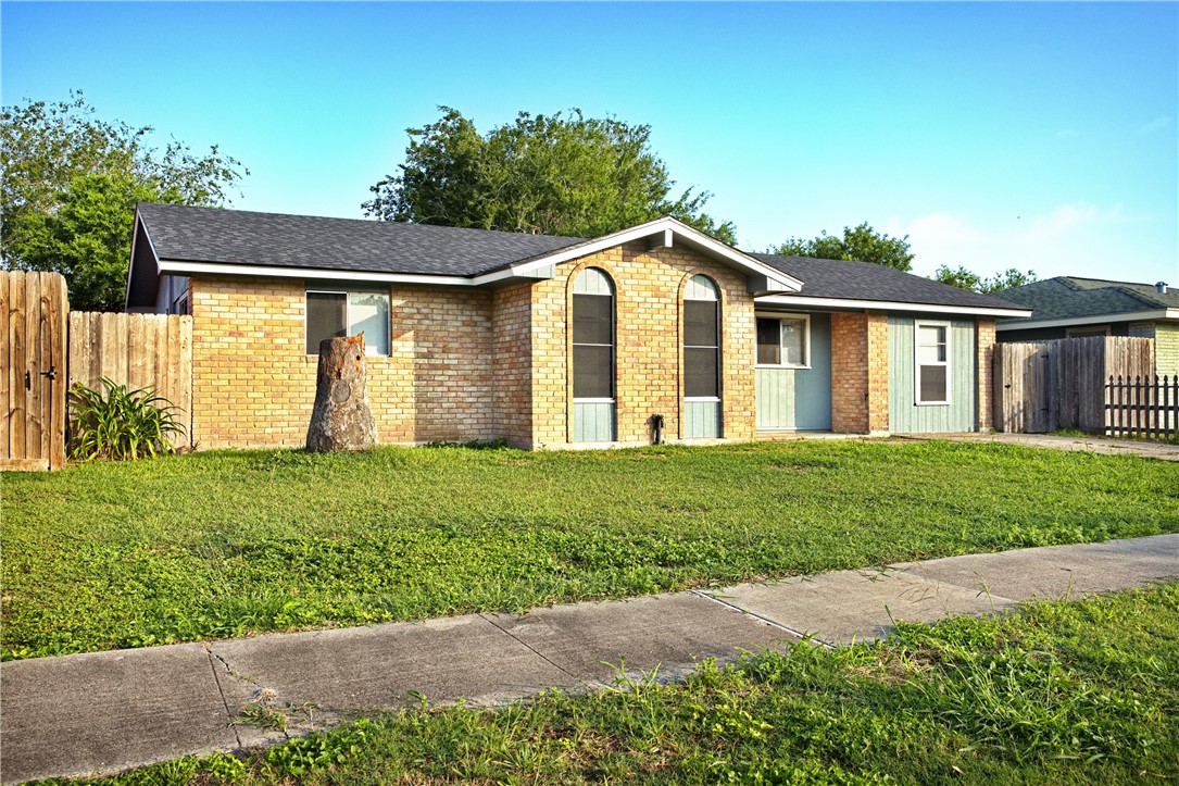 1733 Kern Drive Corpus Christi TX 78412