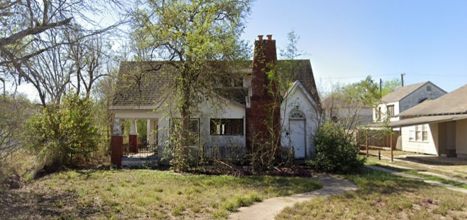 709 W Lee Avenue Kingsville TX 78363