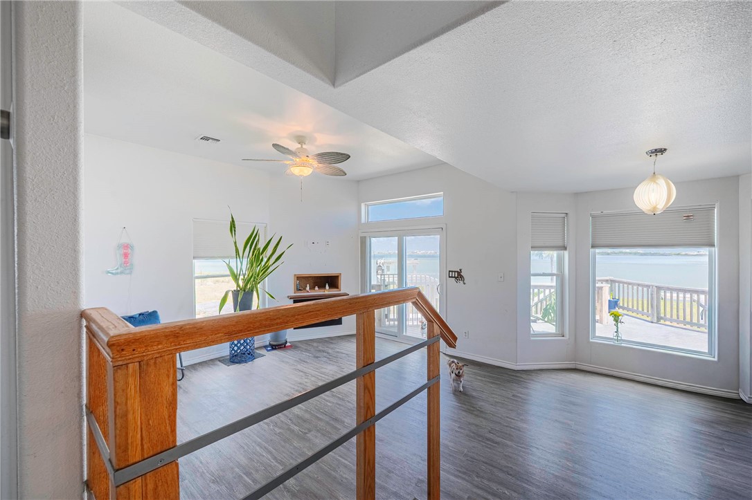 401 Old Salt Lake Rockport TX 78382