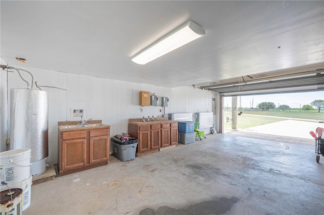 401 Old Salt Lake Rockport TX 78382