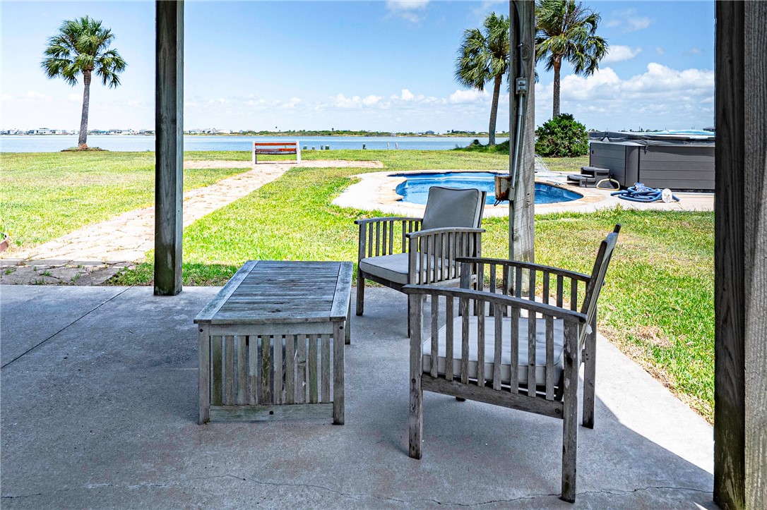 401 Old Salt Lake Rockport TX 78382
