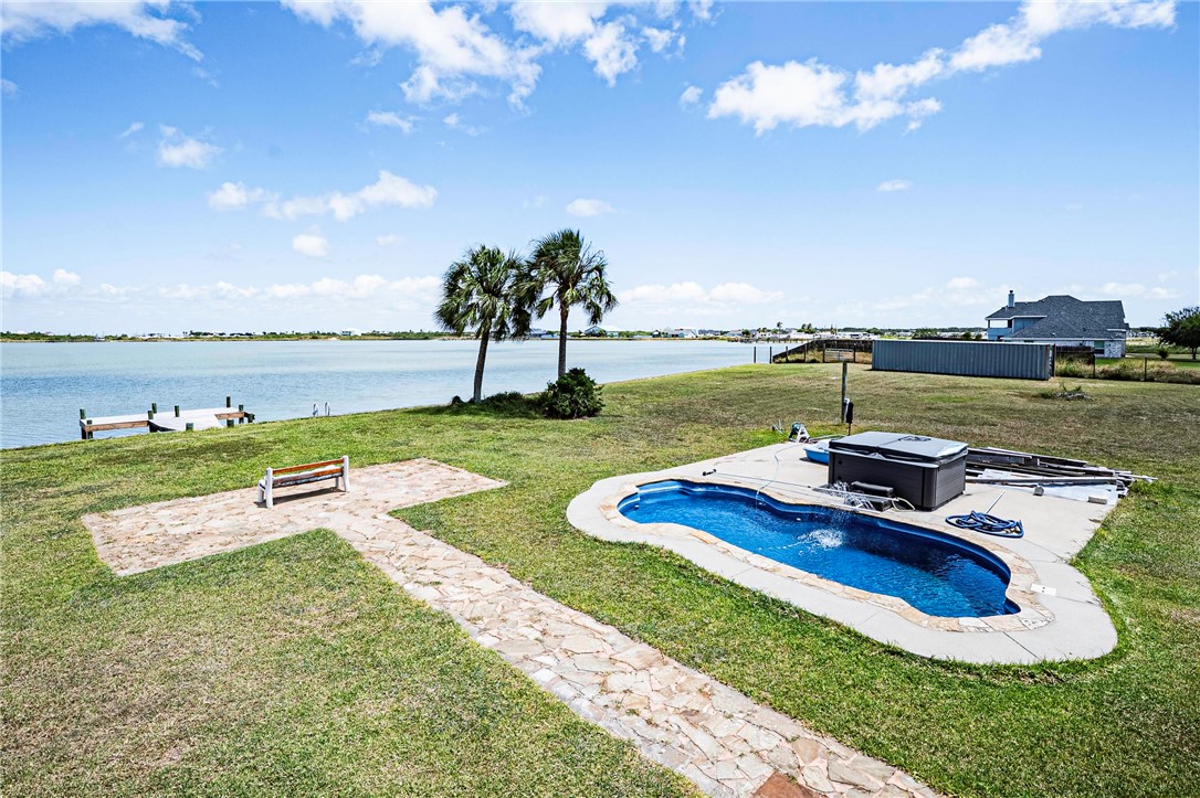 401 Old Salt Lake Rockport TX 78382