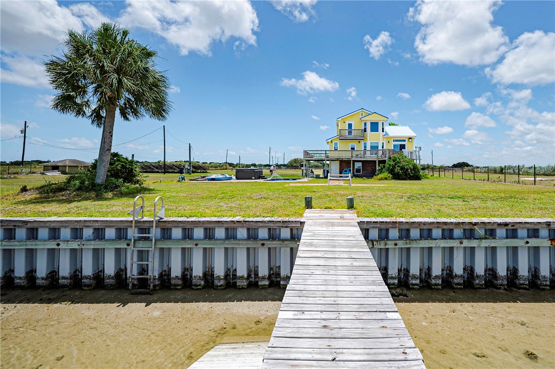 401 Old Salt Lake Rockport TX 78382