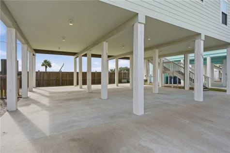 158 S Nautica Rockport TX 78382