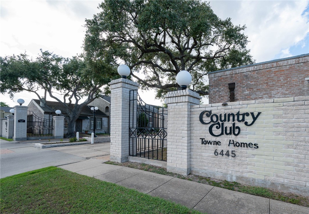 79 Lake Shore Corpus Christi TX 78413