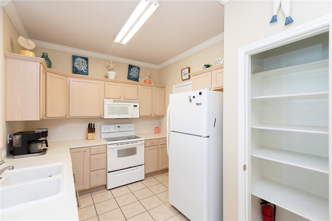 15102 Leeward Drive 702 Corpus Christi TX 78418
