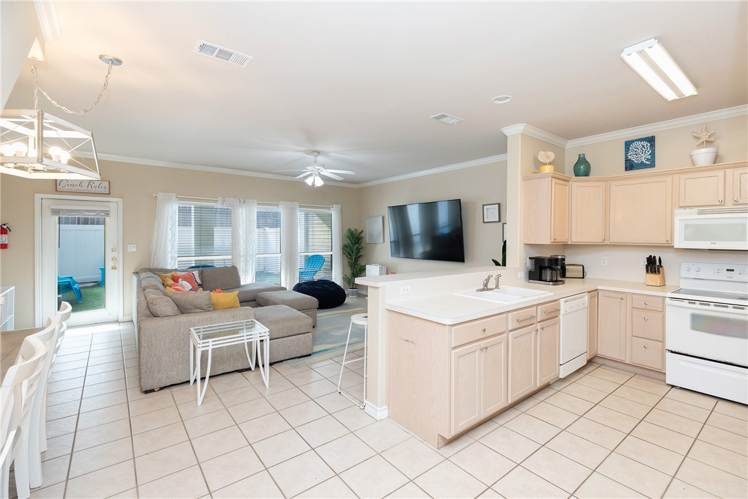 15102 Leeward Drive 702 Corpus Christi TX 78418