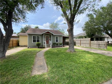 1121 E Lott Avenue Kingsville TX 78363