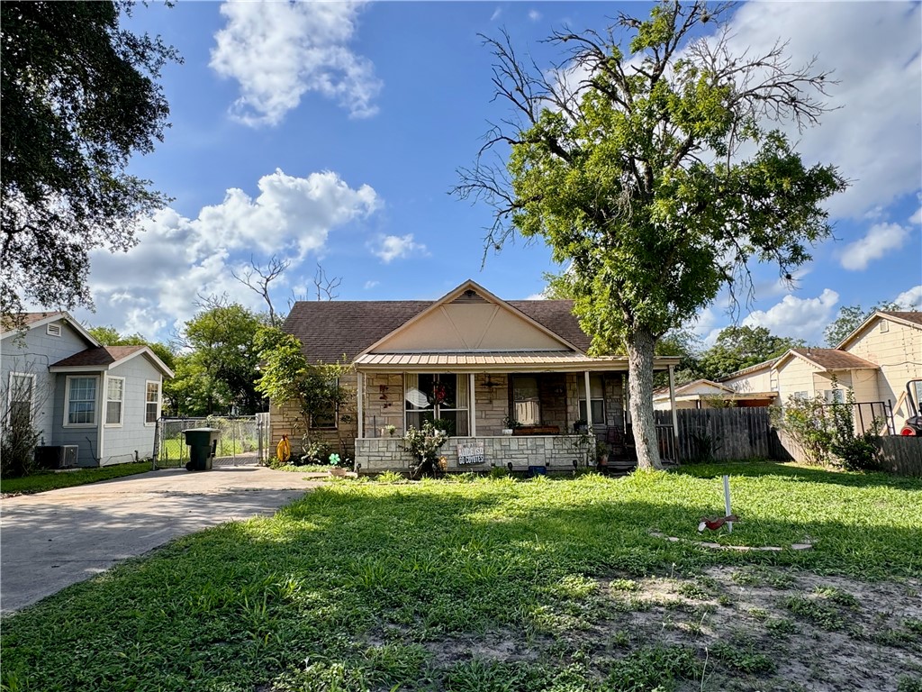 727 Glendale Street Alice TX 78332