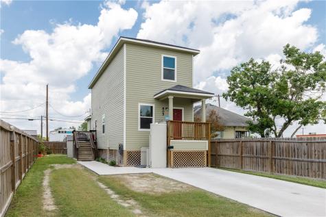 805 Garcia Street Robstown TX 78380