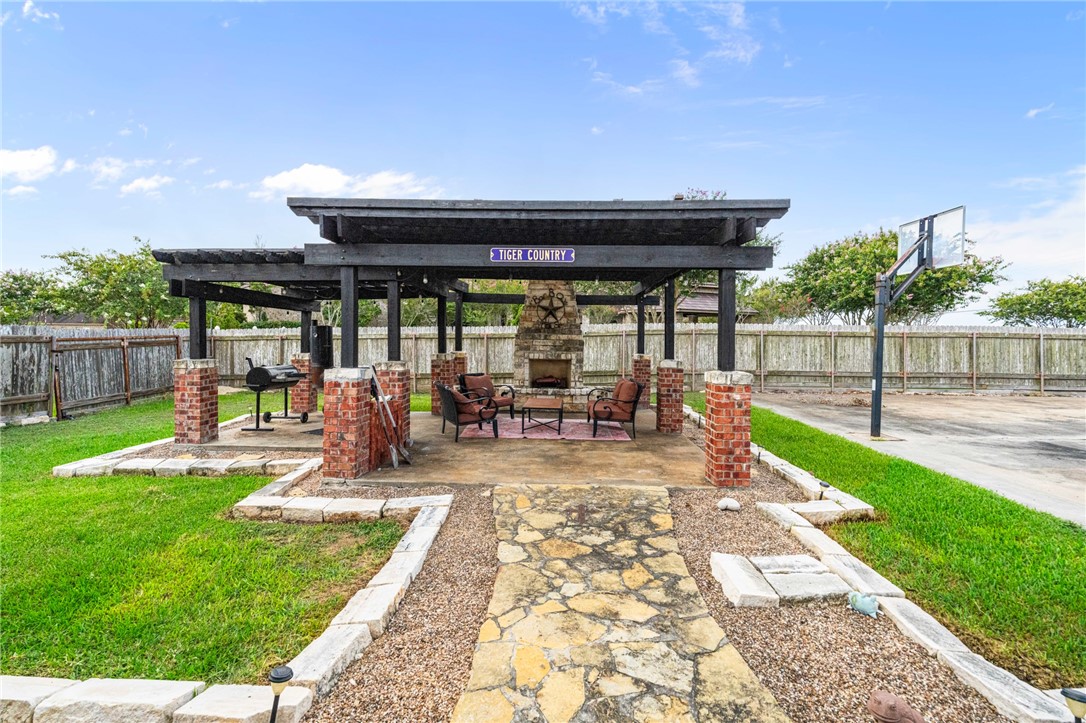 5921 King Trail Corpus Christi TX 78414