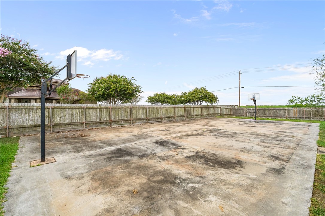 5921 King Trail Corpus Christi TX 78414
