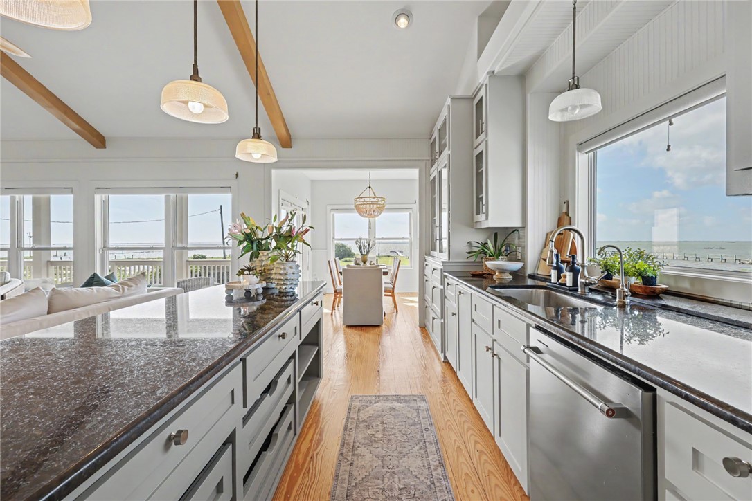 2233 Laguna Shores Corpus Christi TX 78418