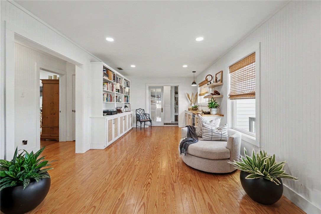 2233 Laguna Shores Corpus Christi TX 78418