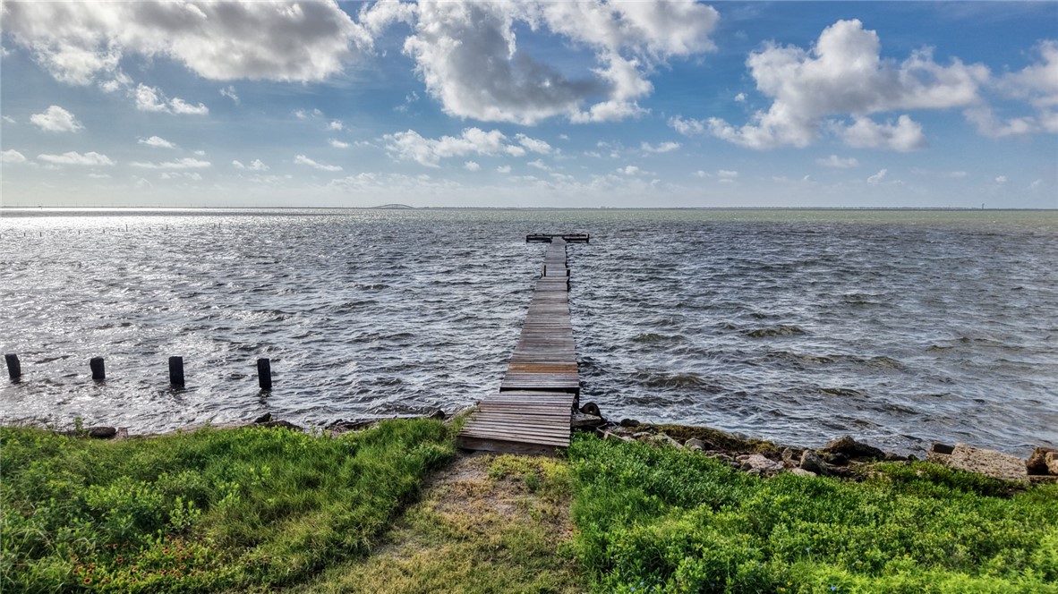 2233 Laguna Shores Corpus Christi TX 78418