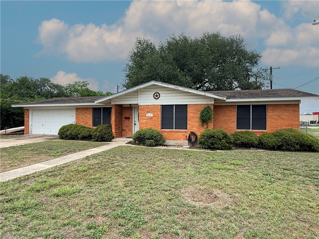 612 Short Street Sinton TX 78387