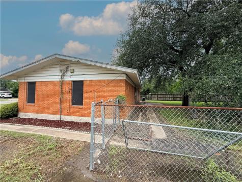612 Short Street Sinton TX 78387