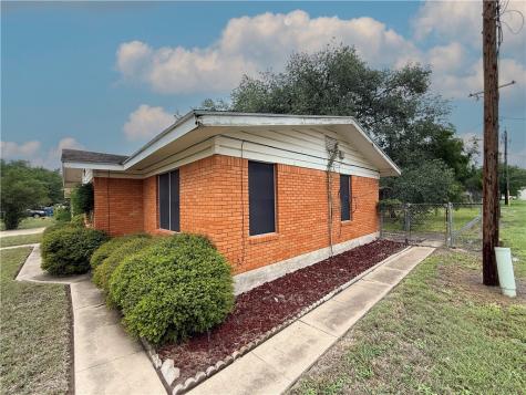 612 Short Street Sinton TX 78387
