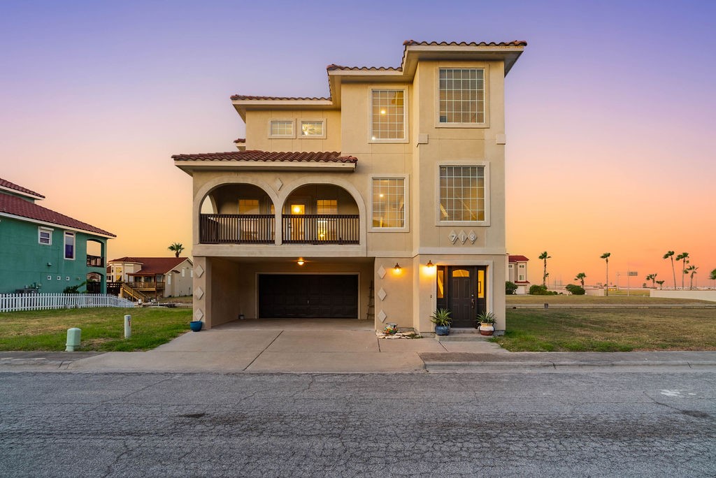 718 Crown Harbor Corpus Christi TX 78402
