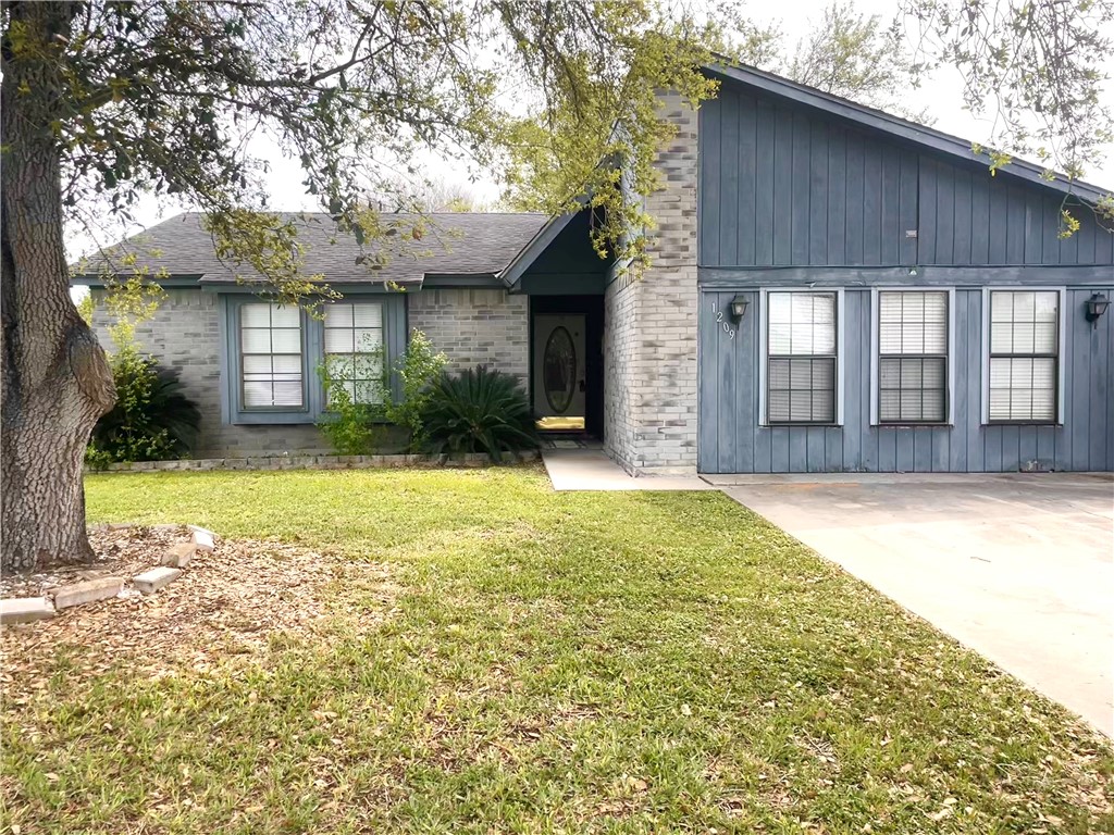 1209 Oregon Street Alice TX 78332