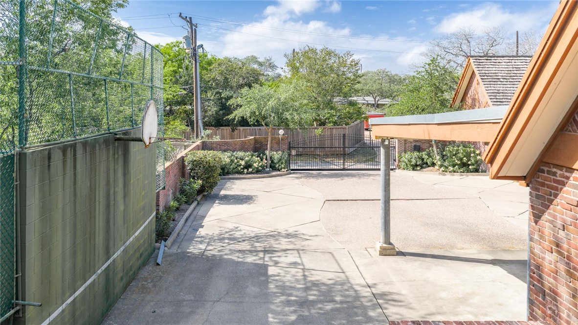 22 Hewit Drive Corpus Christi TX 78404
