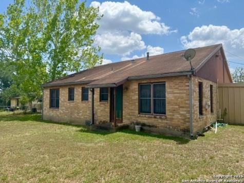 10442 Sixth Street Pettus TX 78146