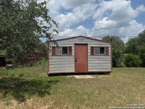 10442 Sixth Street Pettus TX 78146