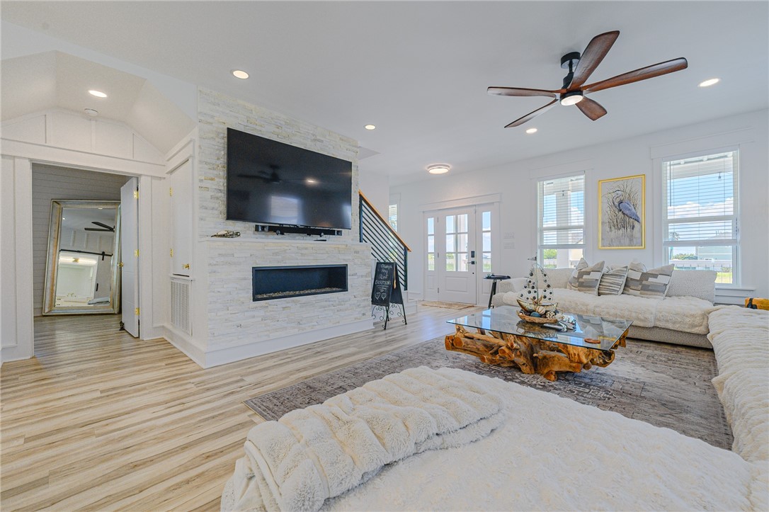 1227 S Magnolia Street Rockport TX 78382