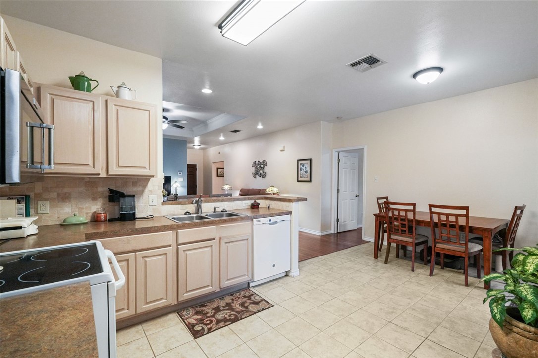 7205 Mansions Dr U1 Corpus Christi TX 78414