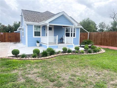 210 Swift Street Refugio TX 78377