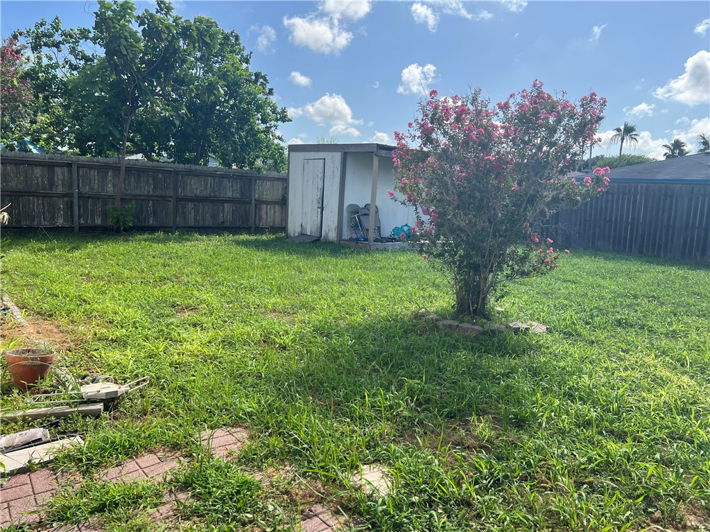 2413 Manitoba Drive Corpus Christi TX 78418