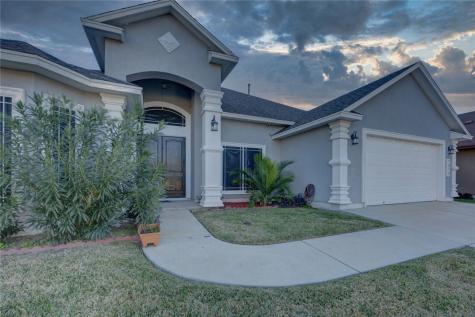 7513 S Lake Drive Corpus Christi TX 78414