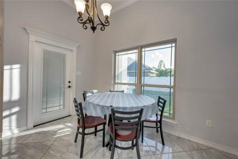 7513 S Lake Drive Corpus Christi TX 78414