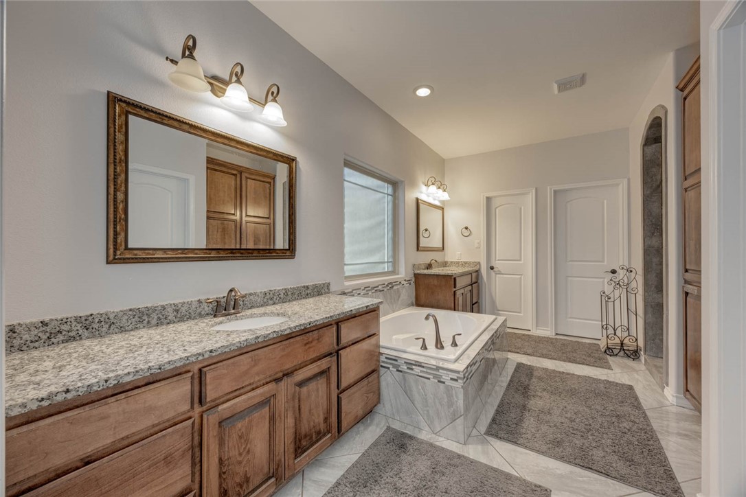 7513 S Lake Drive Corpus Christi TX 78414