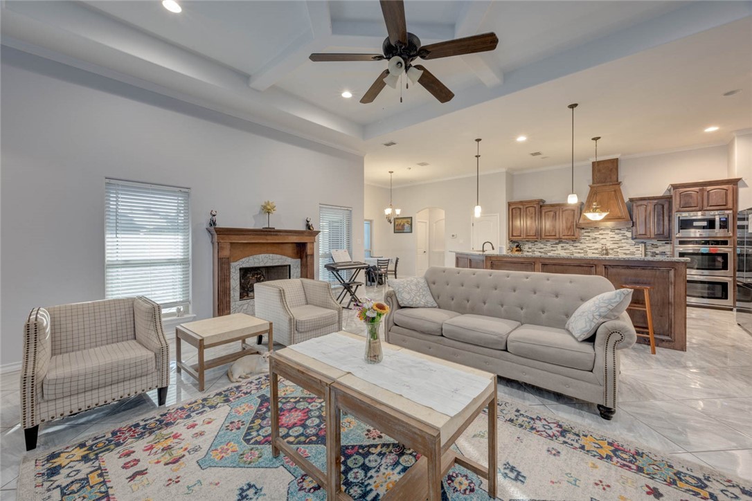 7513 S Lake Drive Corpus Christi TX 78414