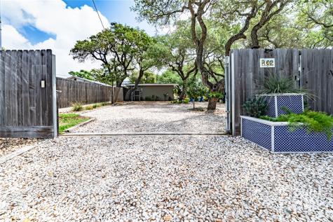 102 S 7th Street Fulton TX 78358