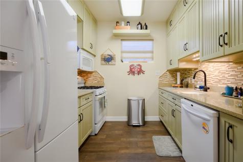 102 S 7th Street Fulton TX 78358